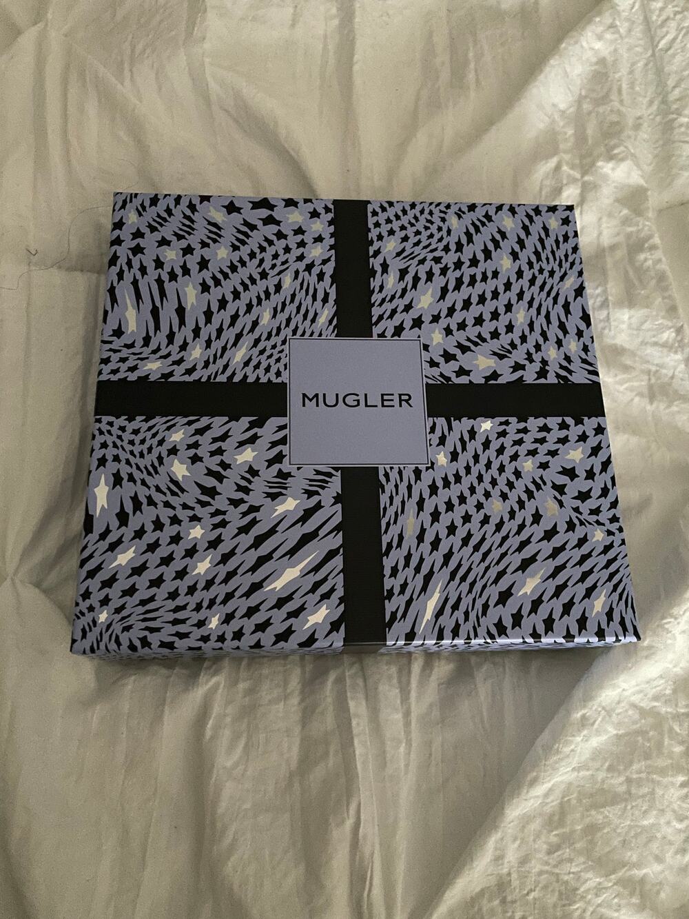 Mugler Alien perfume gift box